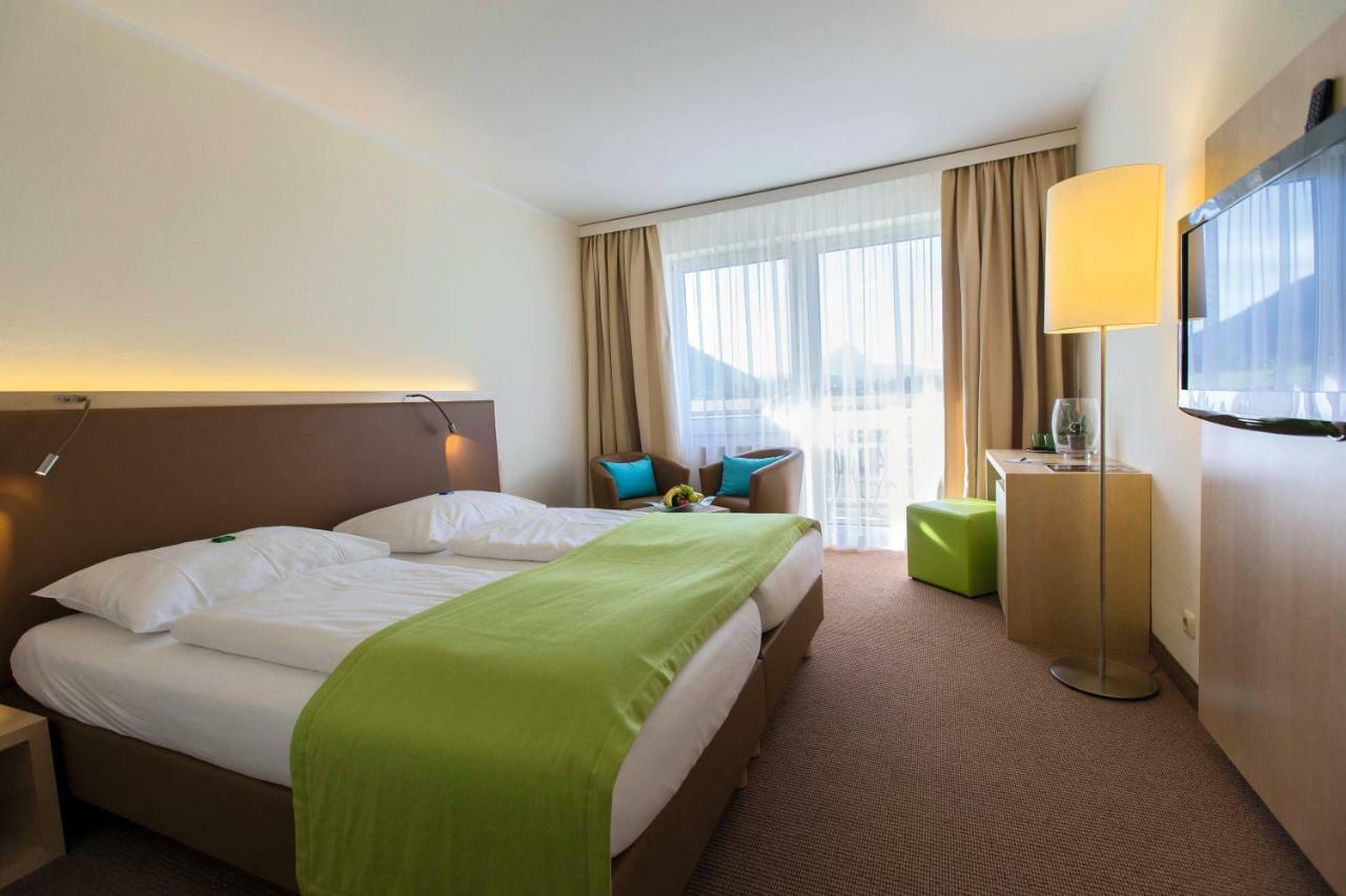Momentum Hotel Аніф Екстер'єр фото